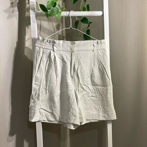 Vera Wang Ivory Shorts with Belt